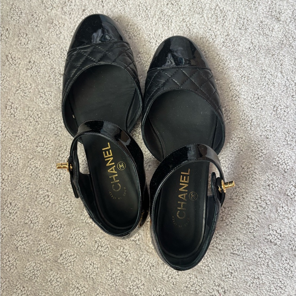 Chanel Black Flats Sleek Slip-On Loafers